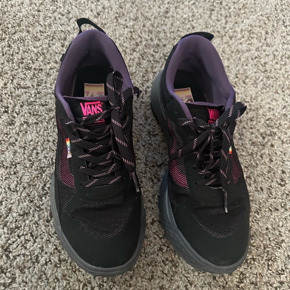 Vans Black and Pink Sneakers - Picture 4 of 4